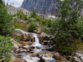 Kleiner Wasserfall beim Path of the Glacier Trail